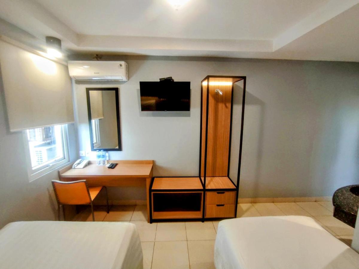 Studio One Thamrin Hotel Jakarta Exterior photo
