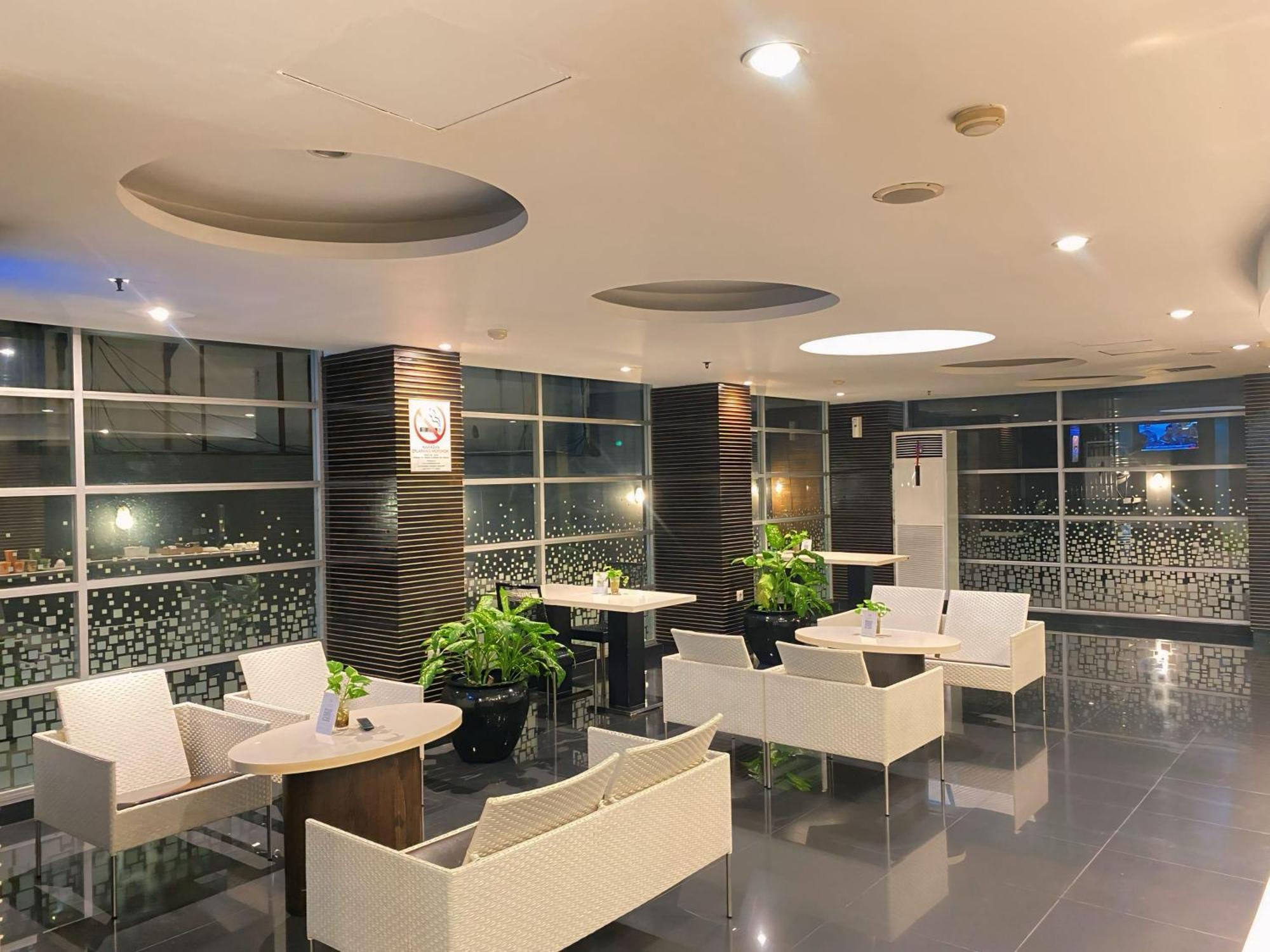 Studio One Thamrin Hotel Jakarta Exterior photo