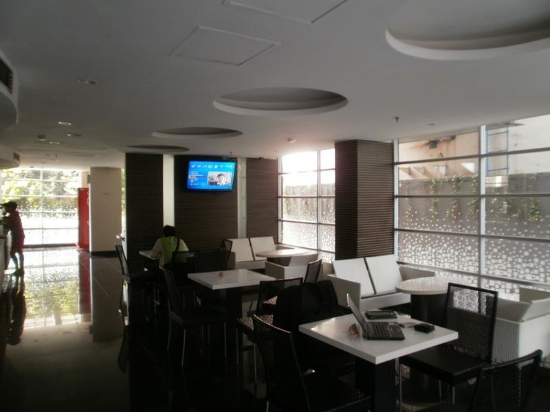 Studio One Thamrin Hotel Jakarta Exterior photo