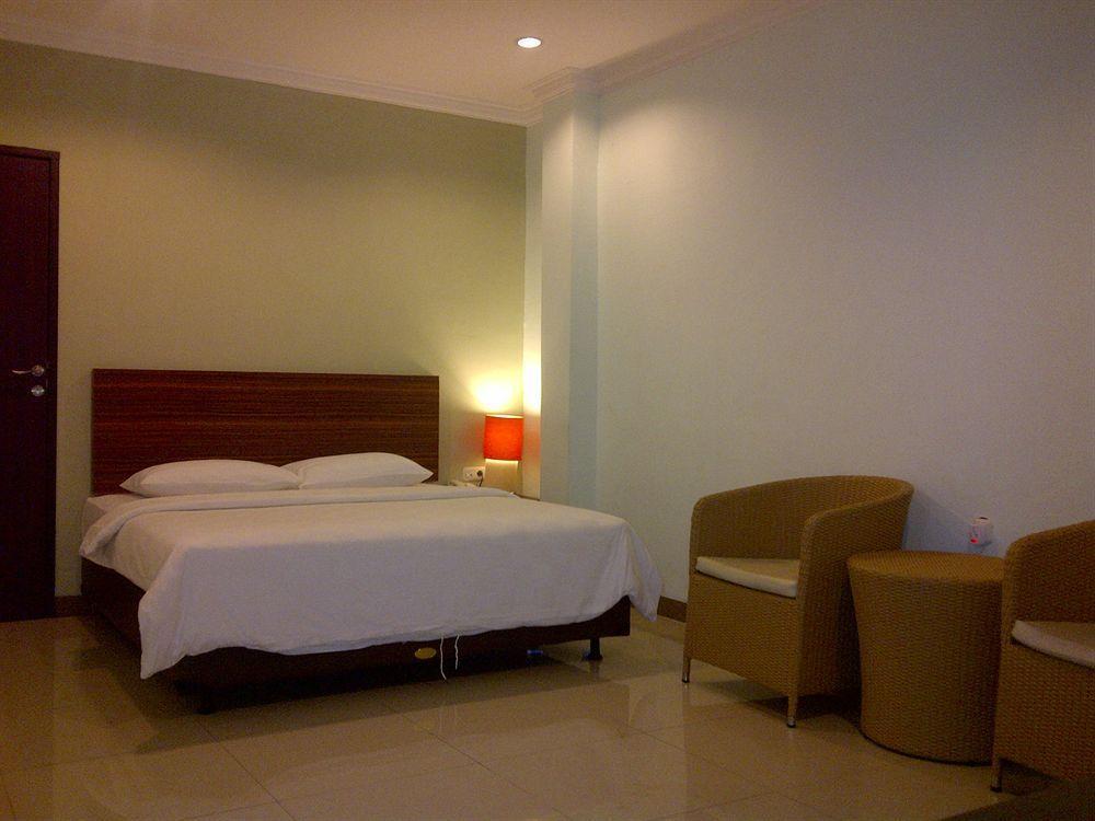 Studio One Thamrin Hotel Jakarta Exterior photo
